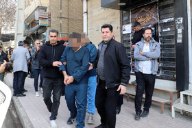 بازسازی صحنه سرقت مسلحانه از یک طلافروشی در کرمانشاه