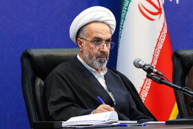 حجت الاسلام فرجی برحق، رئیس کل دادگستری استان زنجان در جلسه شورای اداری استان با حضور رئیس قوه قضائیه