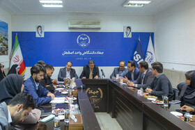 حضور استاندار اصفهان در ایسنا