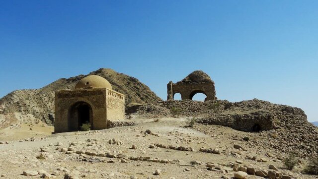 تملک کاروانسرای تاریخی کنار سیاه فیروزآباد