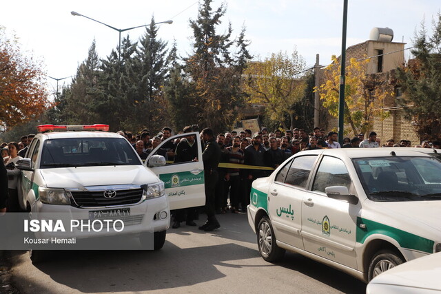 بازسازی صحنه سرقت مسلحانه از یک طلافروشی در کرمانشاه