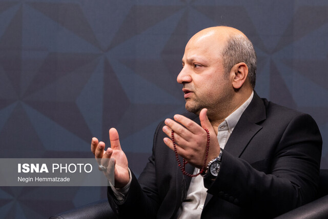 پاسخ معاون وزیر به چالش رسانه‌ها: کاغذ، اقتصاد و اینترنت خبرنگاران