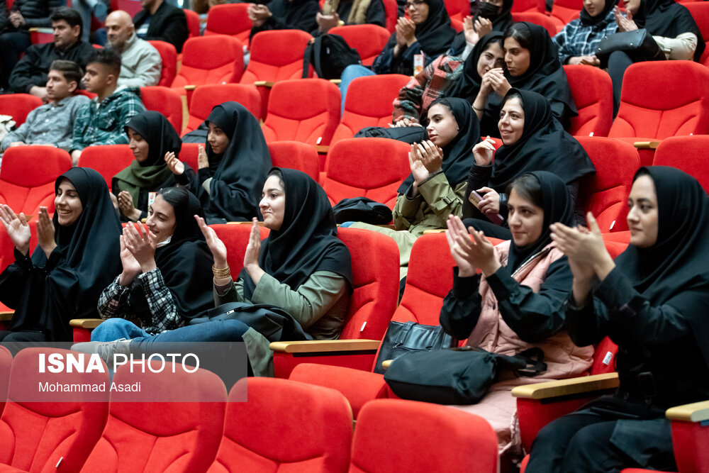 خودباوری و خداباوری دو ویژگی که دانشجوی امروز باید داشته باشند