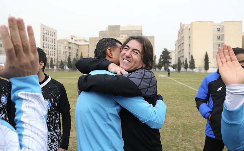 رامین رضاییان در آغوش ساپینتو