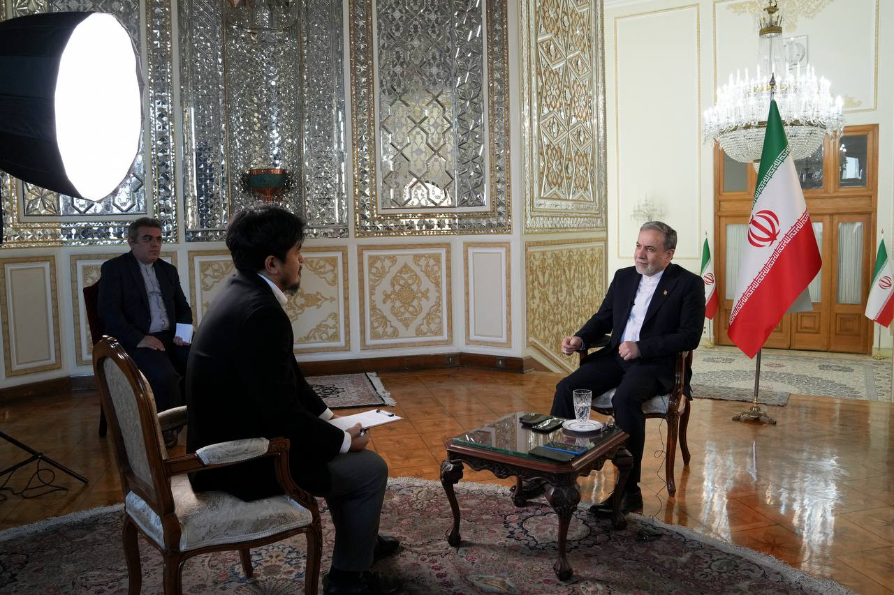 عراقچی: مصمم هستیم برنامه هستهای صلحآمیز خود را ادامه دهیم / آمریکا آماده مذاکره نیست