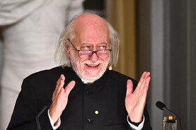 سخنرانی کم‌سابقه برنده نوبل