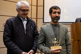 حبیب عباسی، مدیرکل روابط عمومی نهاد ریاست جمهوری و حمید حسن‌زاده، رئیس شورای تحریریه دفتر مرکزی ایسنا در مراسم بازگشایی ایسنای علوم پزشکی تهران