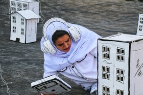 اجرای خیابانی «شب اسرار آمیز ستاره»در سی امین جشنواره بین المللی تئاتر کودک و نوجوان همدان