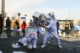 اجرای خیابانی «شب اسرار آمیز ستاره» در سی امین جشنواره بین المللی تئاتر کودک و نوجوان همدان