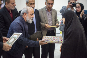 تقدیر «محمدعلی نادعلی‌زاده» مدیرعامل خبرگزاری دانشجویان ایران (ایسنا) از مادر شهید دانشجو «محمدحسن قریب»  