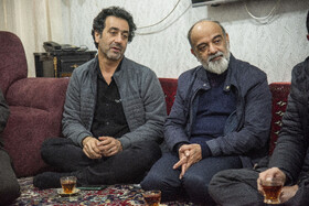 حضور «محمدعلی نادعلی‌زاده» مدیرعامل و همکاران خبرگزاری دانشجویان ایران (ایسنا) در خانه پدری شهید «محمدحسن قریب» عکاس ایسنا 