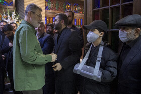 امیرحسین قاضی‌زاده‌هاشمی در مراسم یادبود درگذشتگان خانواده معاون رییس جمهور