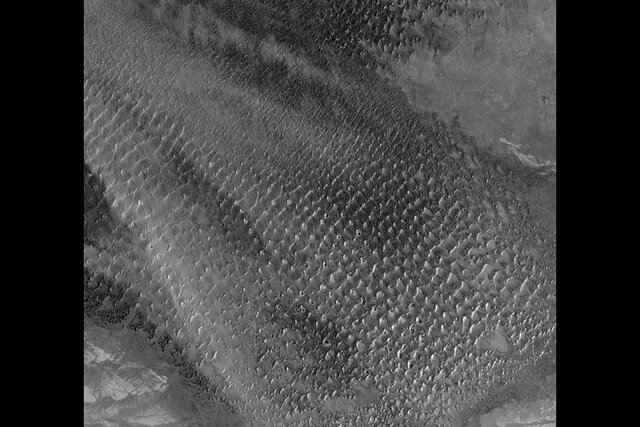 تپه‌های شنی آوازخوان و دریاچه‌های مرموز!