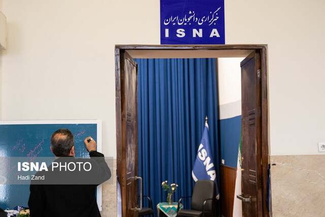 آیین بازگشایی دفتر خبرگزاری ایسنا در دانشگاه علوم پزشکی تهران برگزار شد/ تأکید بر احیای رسالت «دانشجو ـ خبرنگار»