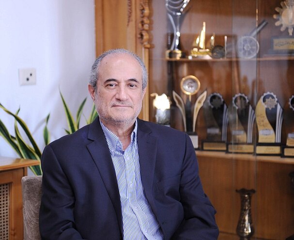 فضای علمی دانشگاه بسیار جدی و مستند است