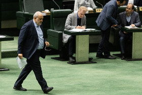 عباس علی‌آبادی، وزیر نیرو در صحن علنی مجلس - ۱۸ آذر