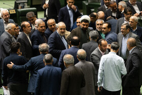 عباس علی‌آبادی، وزیر نیرو در صحن علنی مجلس - ۱۸ آذر