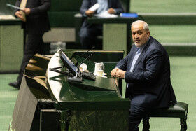 عباس علی‌آبادی، وزیر نیرو در صحن علنی مجلس - ۱۸ آذر