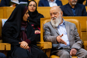 مهدی چمران، رئیس شورای شهر تهران و فرزانه صادق، وزیر راه در جشنواره ارتقاء شفافیت و رفع موقعیت های تعارض منافع