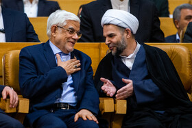 حمزه خلیلی معاون اول قوه قضاییه و محمدرضا عارف، معاون اول رئیس‌جمهور در جشنواره ارتقاء شفافیت و رفع موقعیت های تعارض منافع