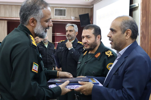 دشمن در زندگی ما رسوخ کرده است