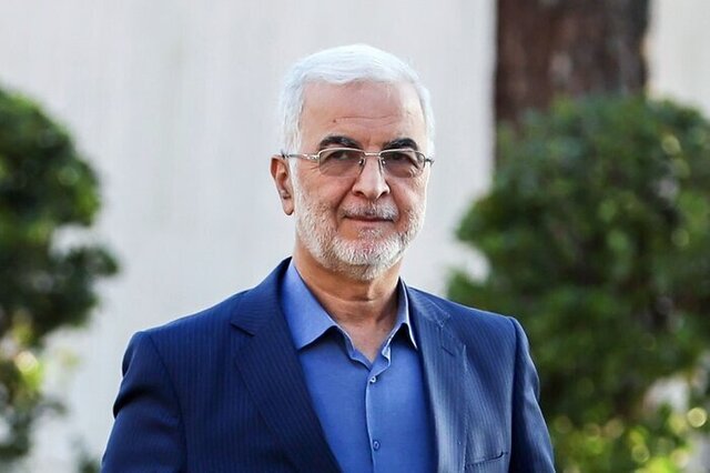 توضیح مومنی درباره پایین بودن حقوق مجموعه وزارت کشور