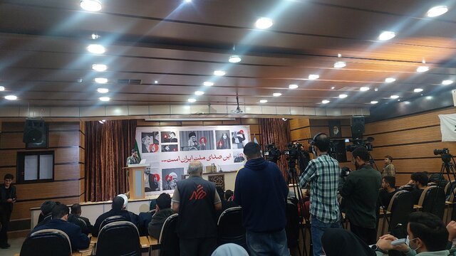 از ما انتقاد کنید، فریادهای شما غنیمت است!