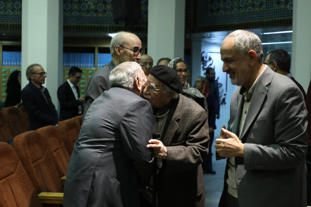 ۹۸سالگی دانشمندی که خشک نیست!