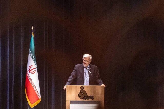 عارف: به باز پیکربندی جدی در نظام مدیریتی کشور نیازمندیم عارف: به باز پیکربندی جدی در نظام مدیریتی کشور نیازمندیم