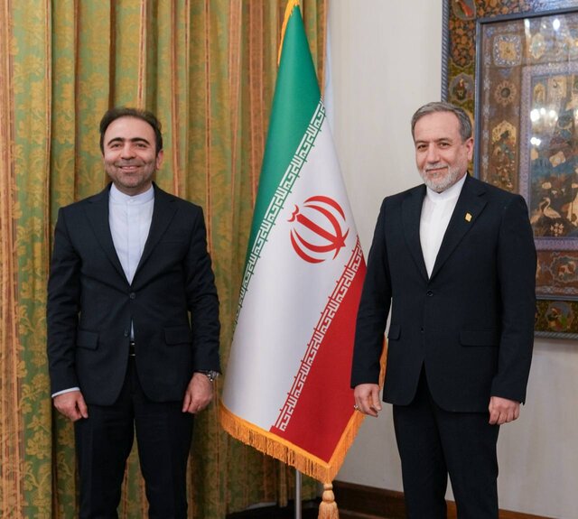 دیدار سفیر جدید ایران در ارمنستان با عراقچی