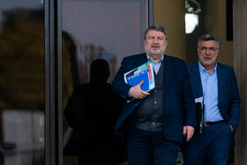 محمدرضا ظفرقندی، وزیر بهداشت، درمان و آموزش پزشکی و الیاس حضرتی، رئیس شورای اطلاع رسانی در حاشیه جلسه هیات دولت - ۱۹ آذر