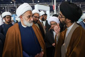 حجت‌الاسلام علی خیاط، مدیر حوزه علمیه خراسان رضوی در دومین روز نمایشگاه پژوهش و فناوری - مشهد
