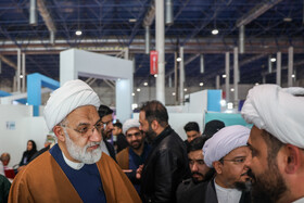 حجت‌الاسلام علی خیاط، مدیر حوزه علمیه خراسان رضوی در دومین روز نمایشگاه پژوهش و فناوری - مشهد