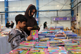 استقبال مردم از نمایشگاه کتاب کرمانشاه