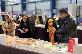 استقبال مردم از نمایشگاه کتاب کرمانشاه