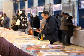 استقبال مردم از نمایشگاه کتاب کرمانشاه