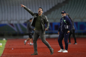 پیروز قربانی - سرمربی تیم فوتبال فجر سپاسی شیراز