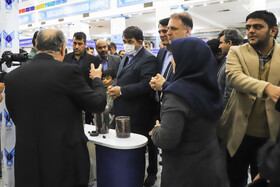  بازدید محمد علی طالبی،استاندار از  نمایشگاه هفته پژوهش و فناوری استان کرمان