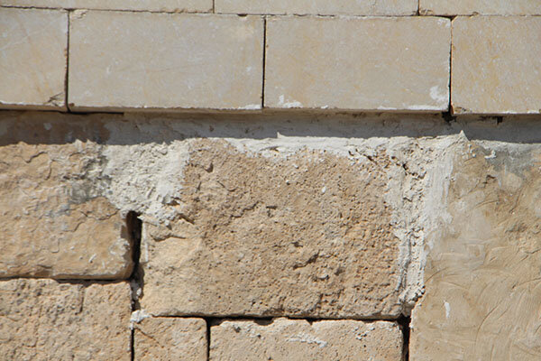 خراب‌کاری در آرامگاهِ فیلسوف ساسانی! + عکس