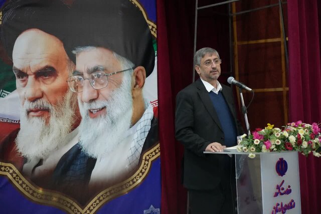 استاندار لرستان: از پذیرش مدیر سفارشی، معذوریم