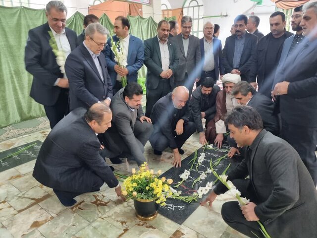 وزیر تعاون کار و رفاه اجتماعی وارد استان سمنان شد