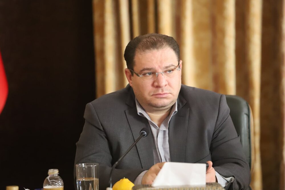 نمیتوان با مردم به زبان دستوری سخن گفت