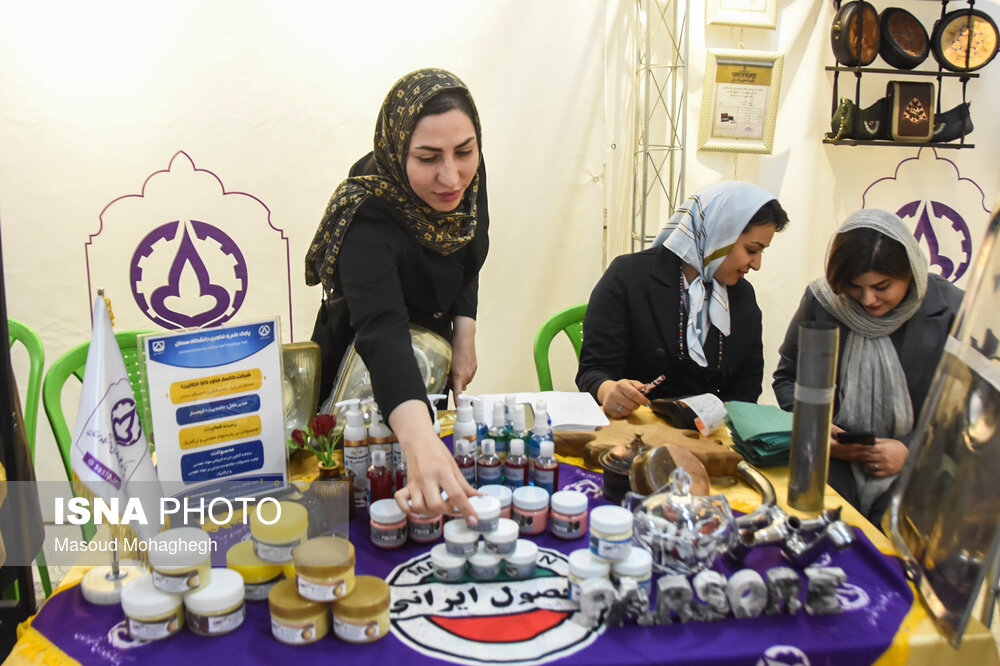 نمایشگاه توانمندی بانوان "از مهارت تا درآمد" - سمنان