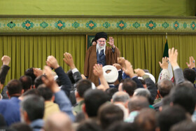 دیدار هزاران نفر از مداحان و ستایشگران اهل بیت(ع) با مقام معظم رهبری