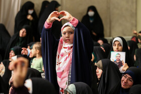 دیدار هزاران نفر از مداحان و ستایشگران اهل بیت(ع) با مقام معظم رهبری