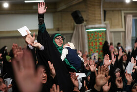 دیدار هزاران نفر از مداحان و ستایشگران اهل بیت(ع) با مقام معظم رهبری