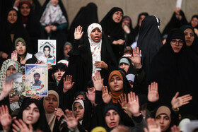 دیدار هزاران نفر از مداحان و ستایشگران اهل بیت(ع) با مقام معظم رهبری