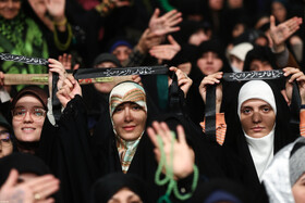 دیدار هزاران نفر از مداحان و ستایشگران اهل بیت(ع) با مقام معظم رهبری