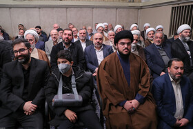 دیدار هزاران نفر از مداحان و ستایشگران اهل بیت(ع) با مقام معظم رهبری
