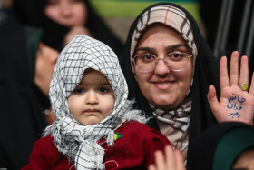 دیدار هزاران نفر از مداحان و ستایشگران اهل بیت(ع) با مقام معظم رهبری